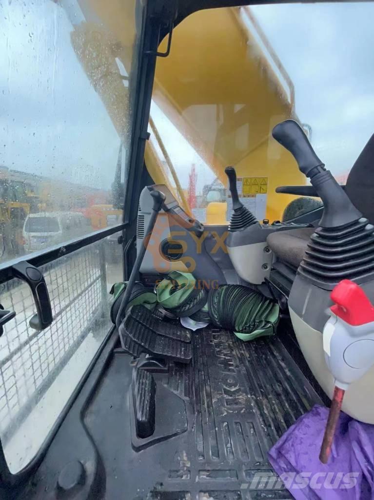 Komatsu PC 220-8 Bandgrävare