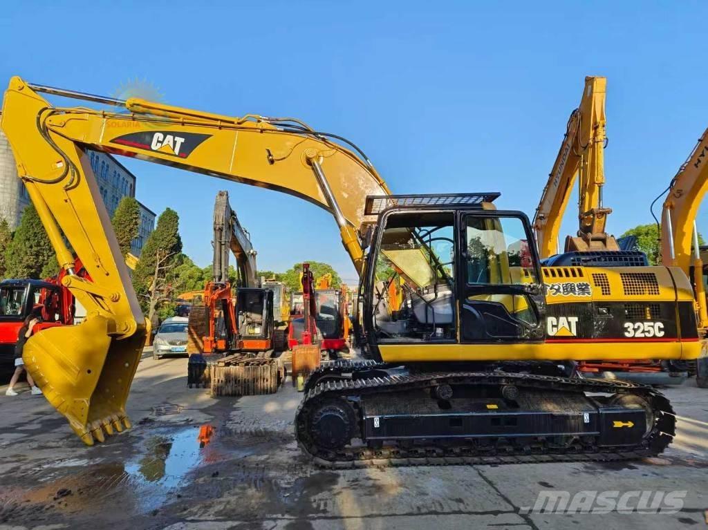CAT 325 C Bandgrävare