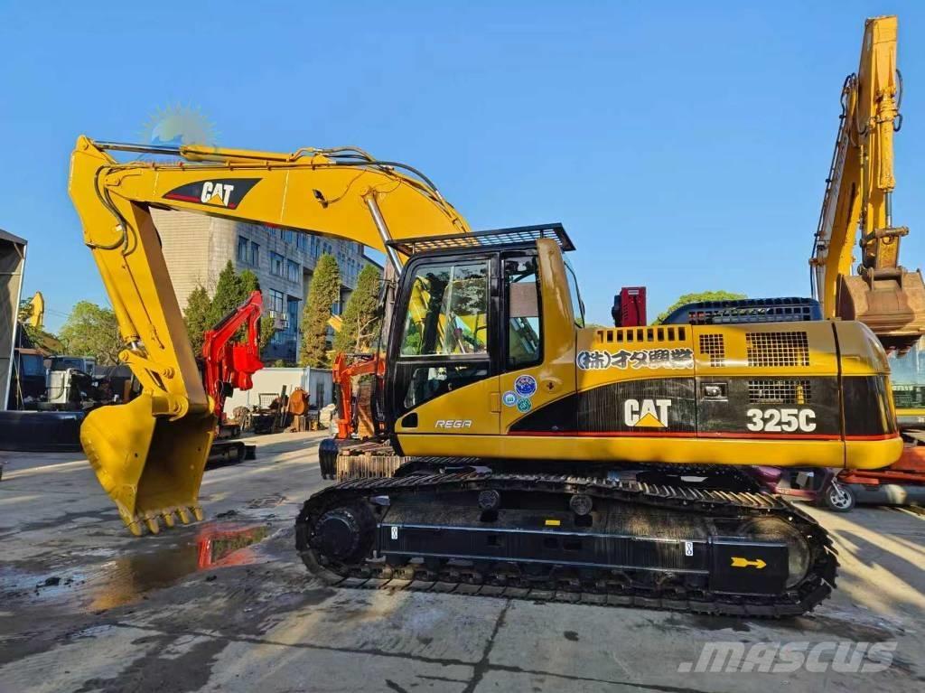 CAT 325 C Bandgrävare