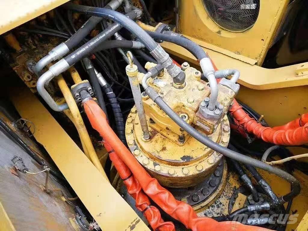 CAT 330 D Bandgrävare