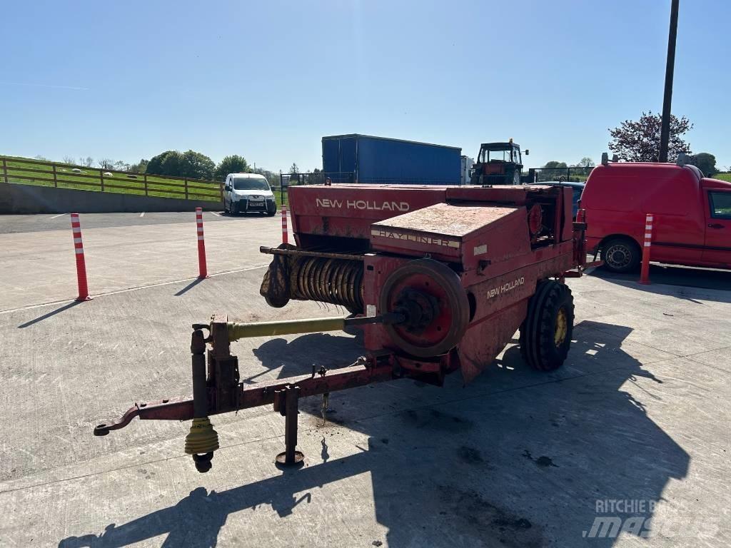 New Holland 376 Fyrkantspressar