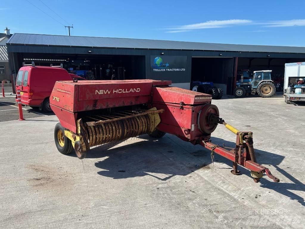 New Holland 376 Fyrkantspressar