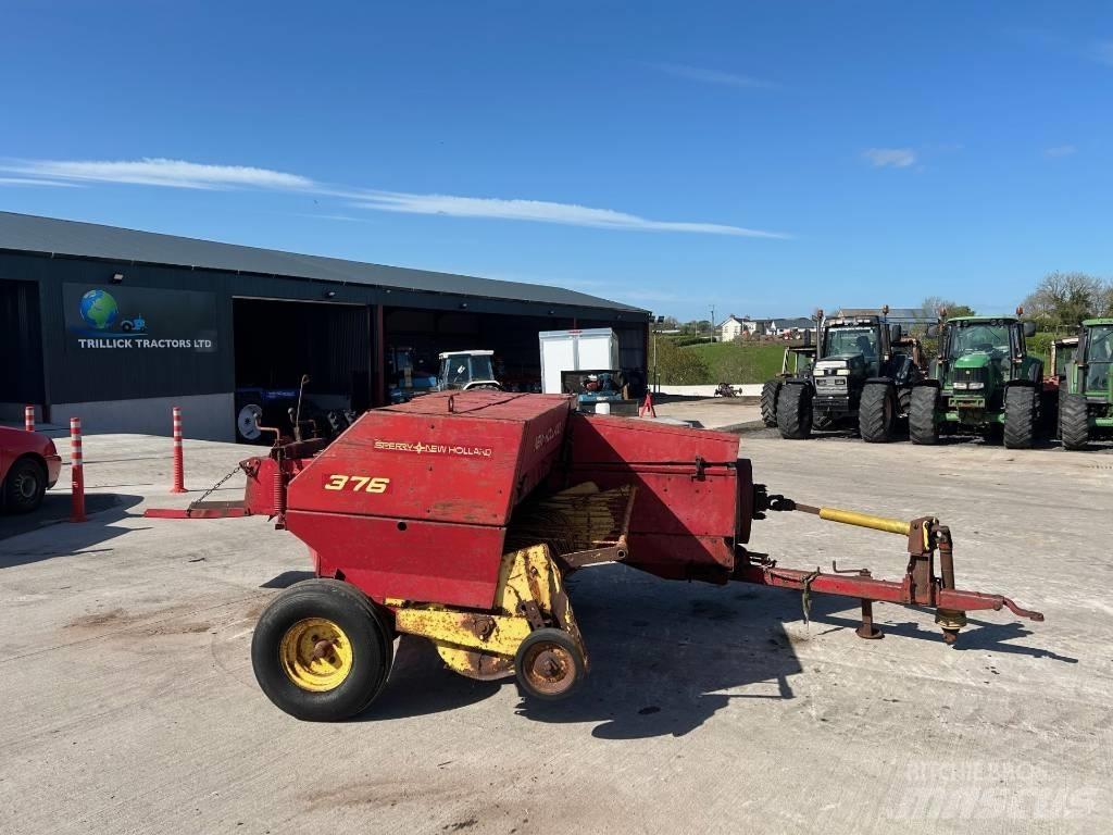 New Holland 376 Fyrkantspressar