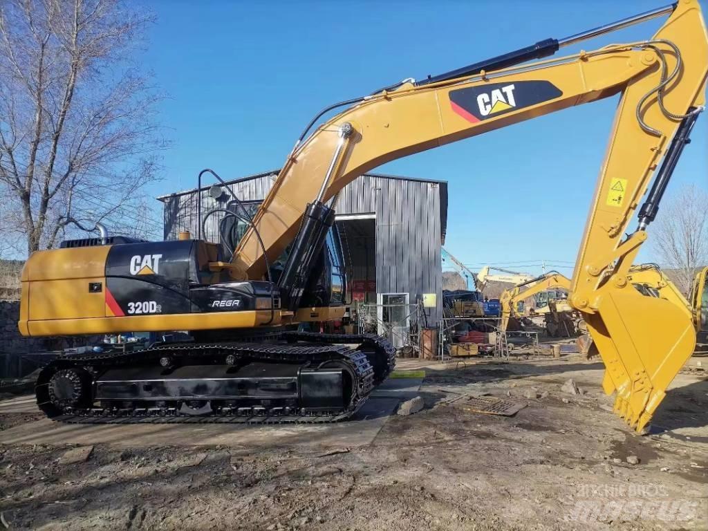 CAT 320D2 Bandgrävare