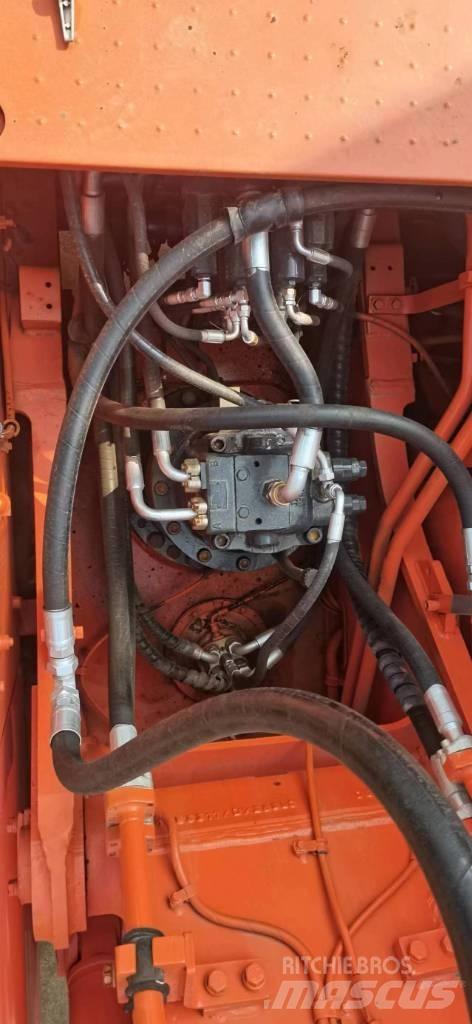 Doosan DX 300 Bandgrävare