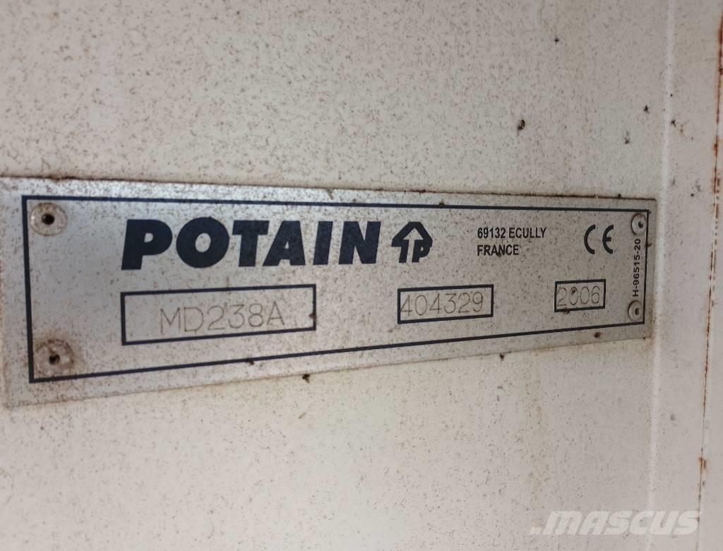 Potain MD238A-J10 Byggkranar