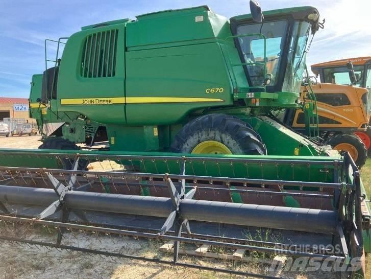 John Deere C 670 Skördetröskor