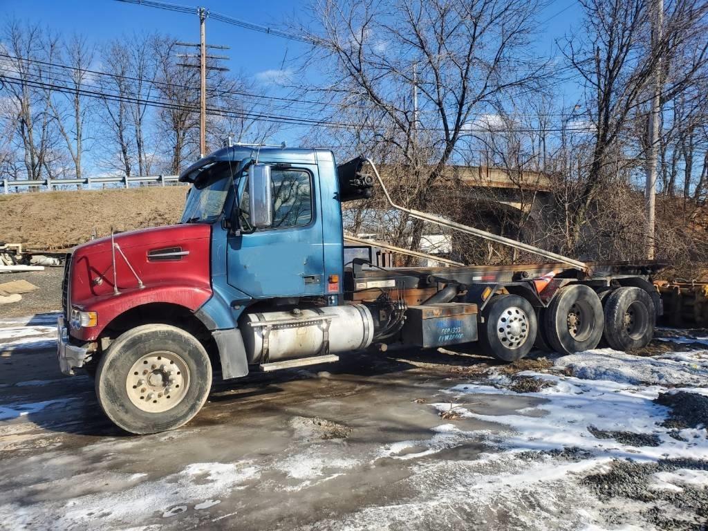 Volvo VHD84F Lastväxlare med kabellift