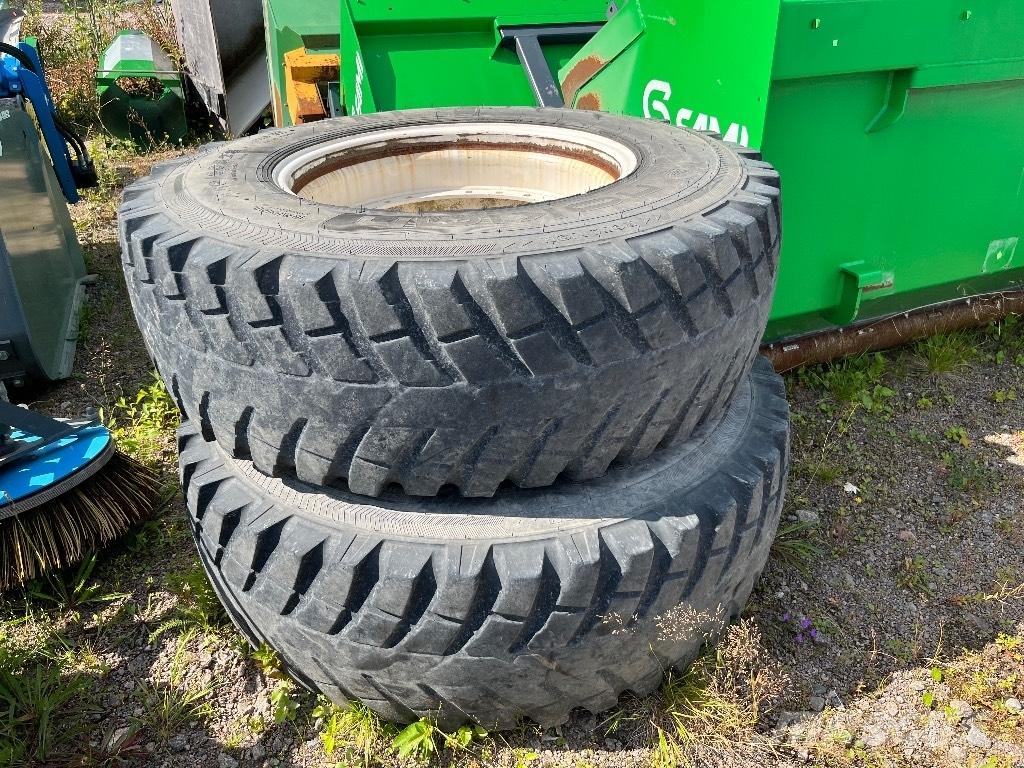 Nokian 16.9 R28 Däck, hjul och fälgar
