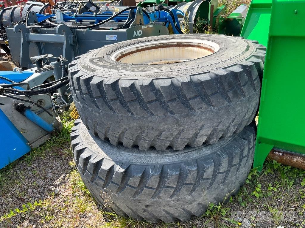 Nokian 16.9 R28 Däck, hjul och fälgar