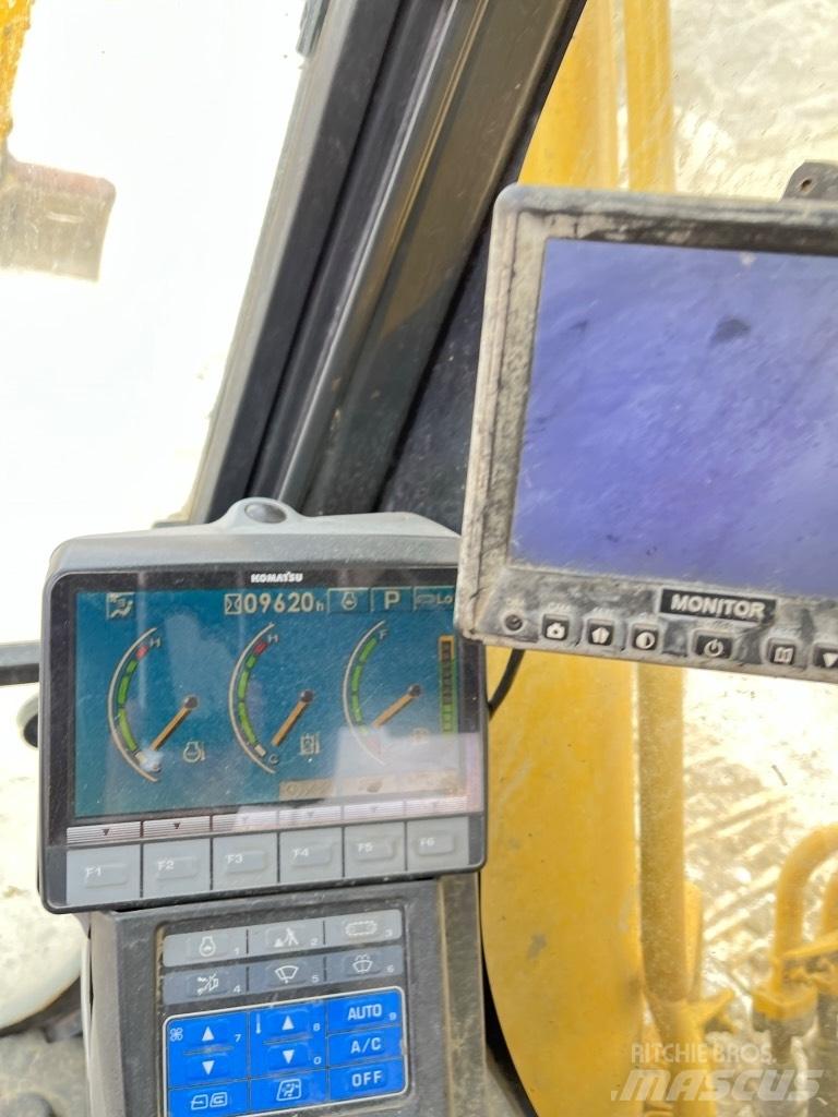 Komatsu PC 240 LC-7 Bandgrävare
