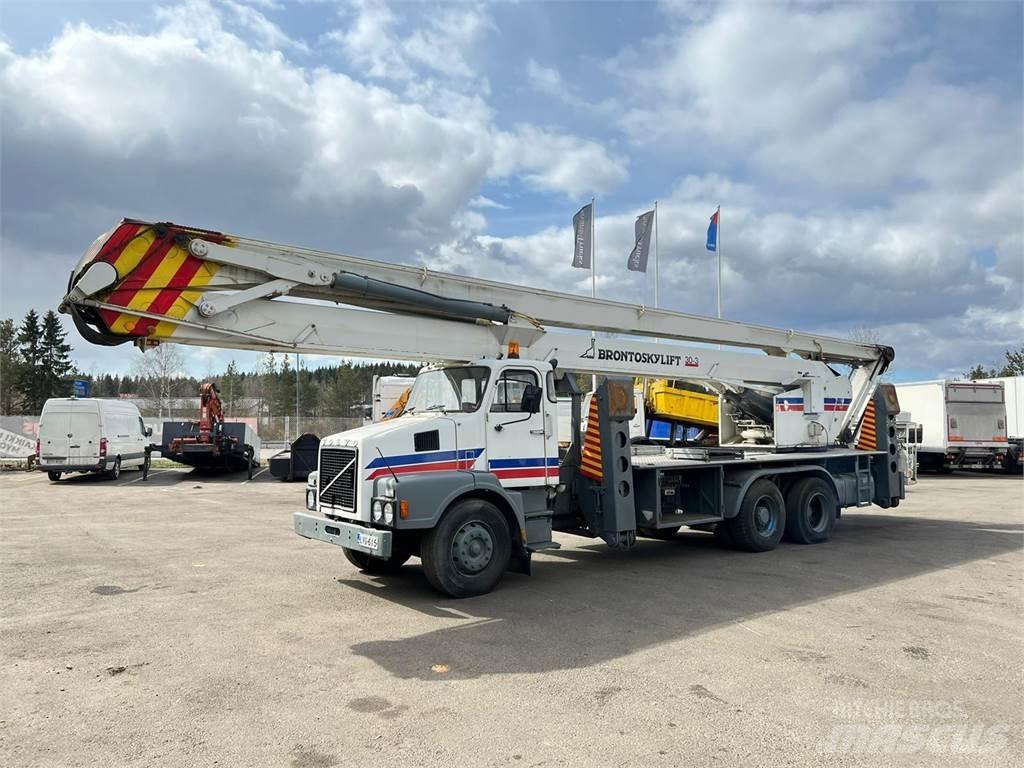 Volvo N12-1-V-6X2 Kranbilar