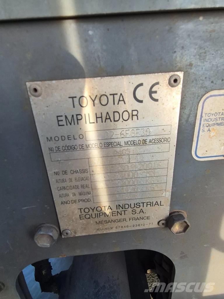 Toyota 02-6fgf30 Gasolmotviktstruckar