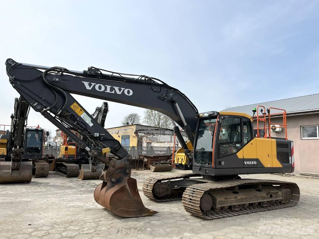 Volvo EC 220 E Bandgrävare