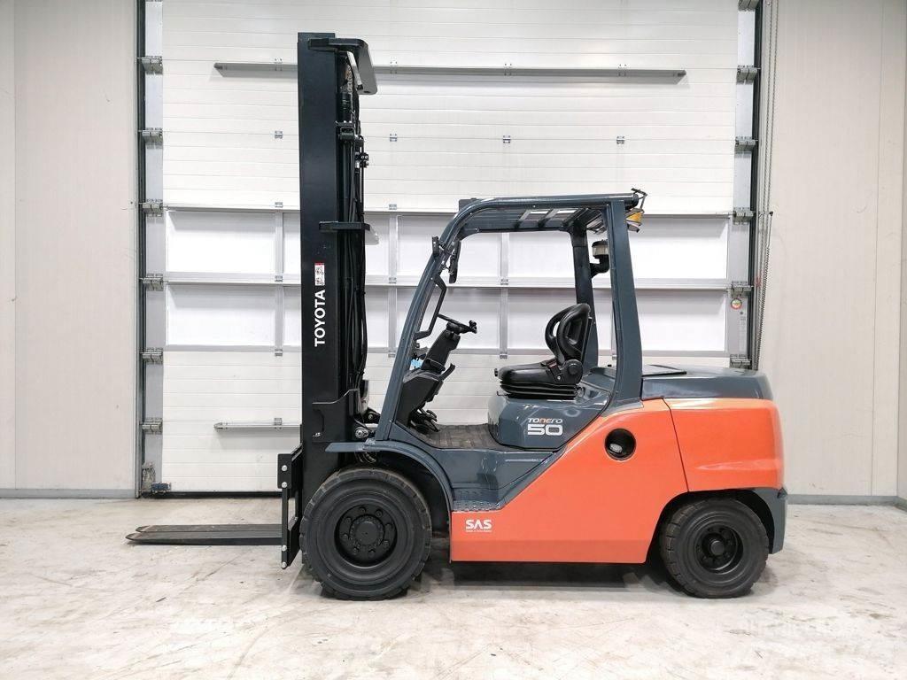Toyota 40-8FD50N Dieselmotviktstruckar