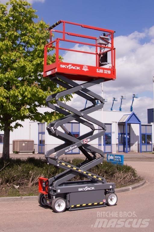 SkyJack SJIII3219 Saxliftar