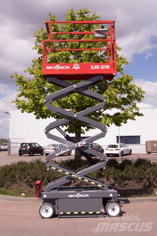 SkyJack SJIII3219 Saxliftar