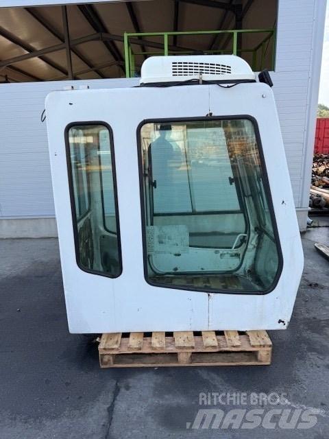 Liebherr CAB SERIE B Hytter och interiör