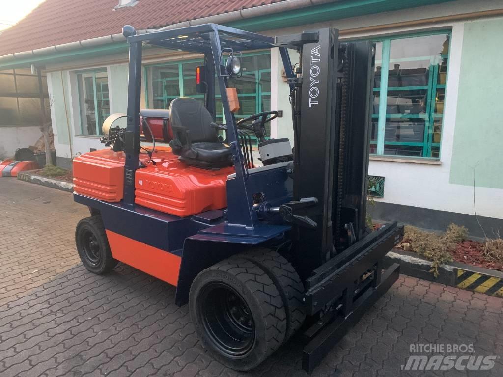 Toyota 5FG40 V-3516 Gasolmotviktstruckar