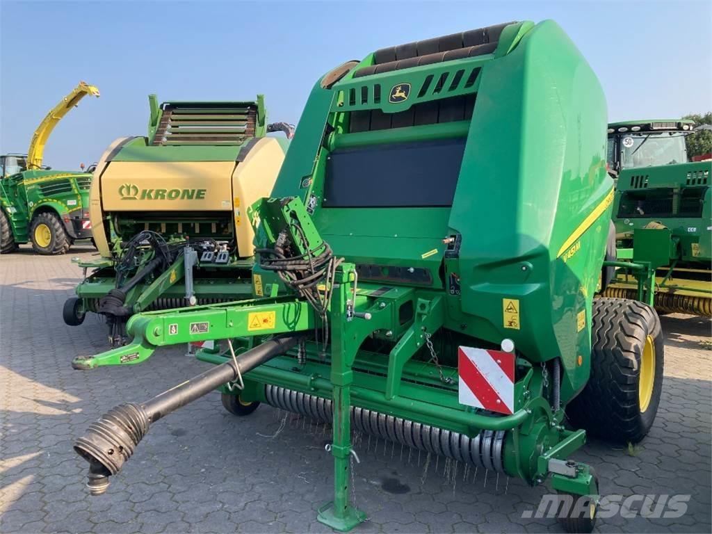 John Deere V451M Rundbalspressar