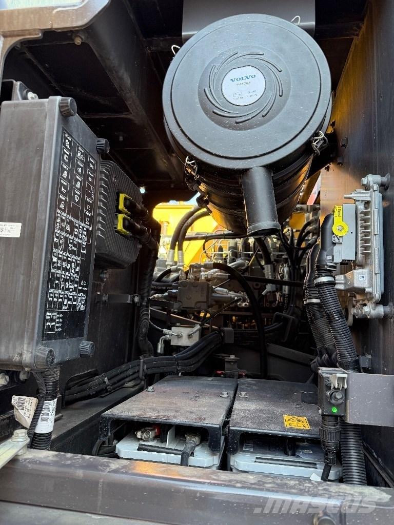 Volvo EC220E Bandgrävare