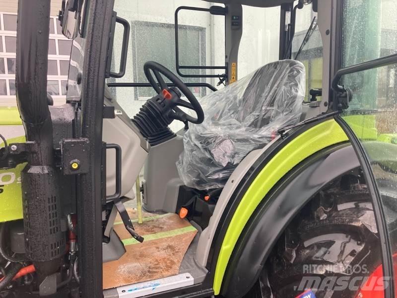 CLAAS NEXOS 240 S Traktorer