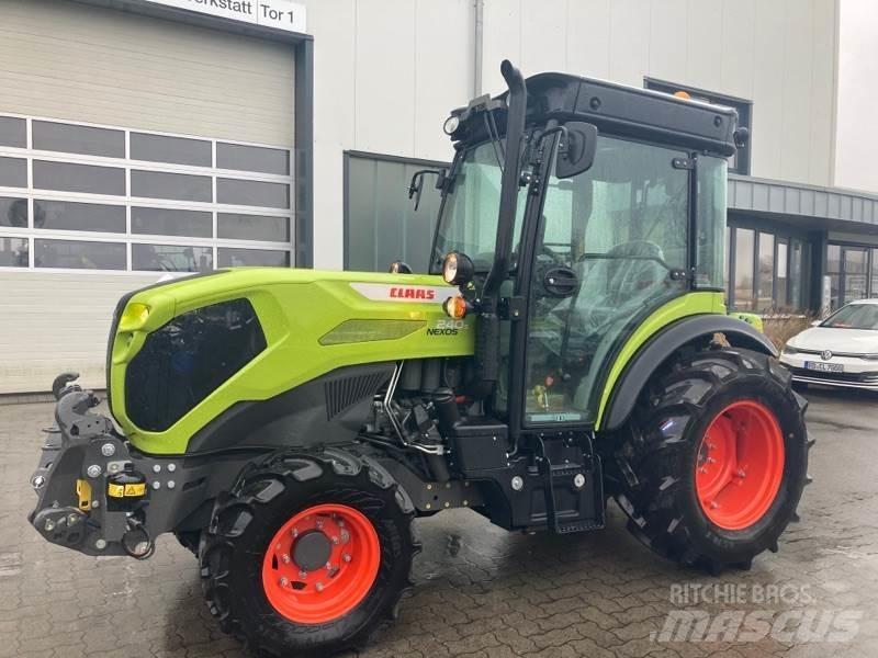 CLAAS NEXOS 240 S Traktorer