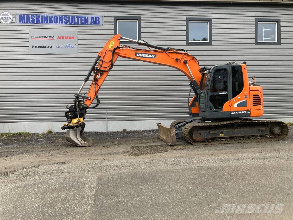 Doosan DX 140 LCR Bandgrävare