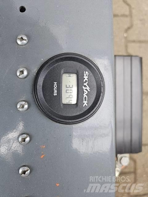 SkyJack SJIII 4632, Saxliftar