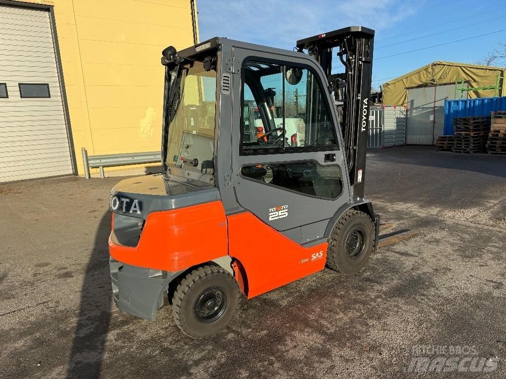 Toyota 52-8FDF25 Dieselmotviktstruckar