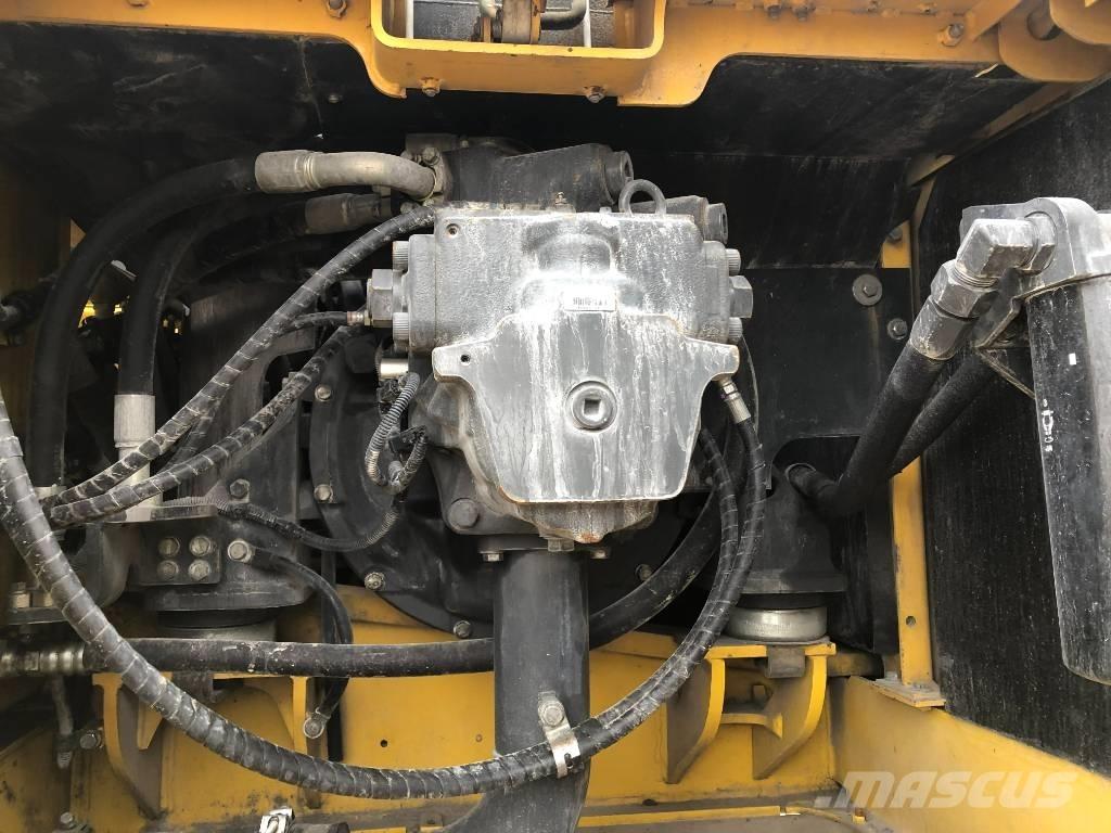 Komatsu 300 -7 Bandgrävare