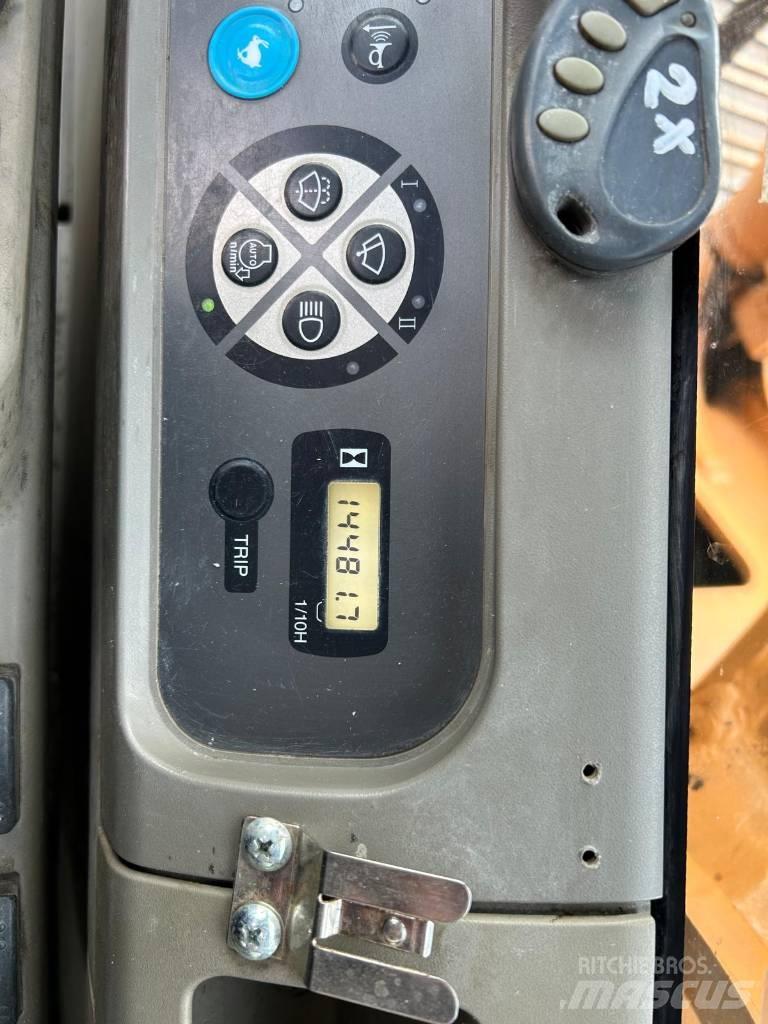 CASE CX 210 B LC Bandgrävare