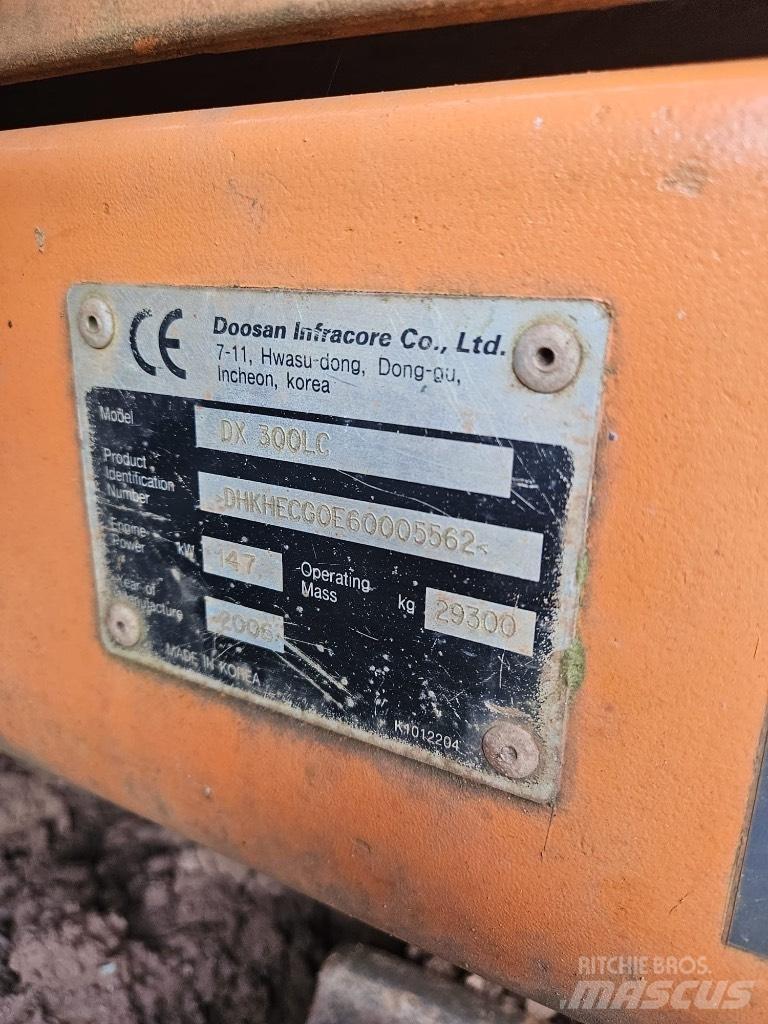 Doosan DX 300 LC-5 Bandgrävare