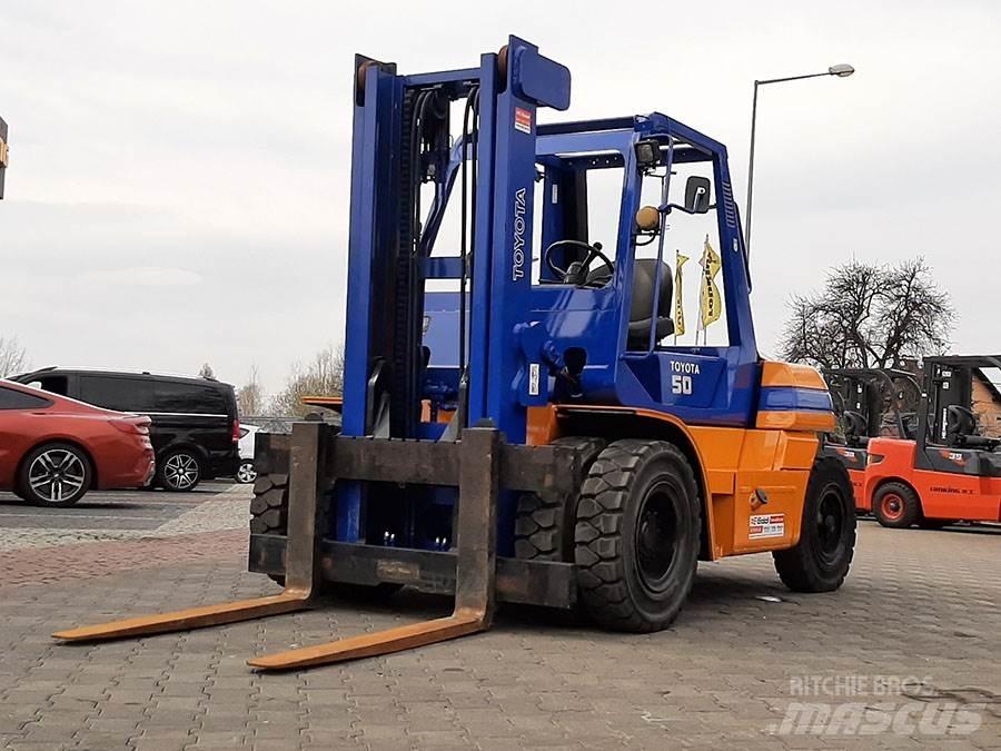 Toyota 5FDF50 Dieselmotviktstruckar