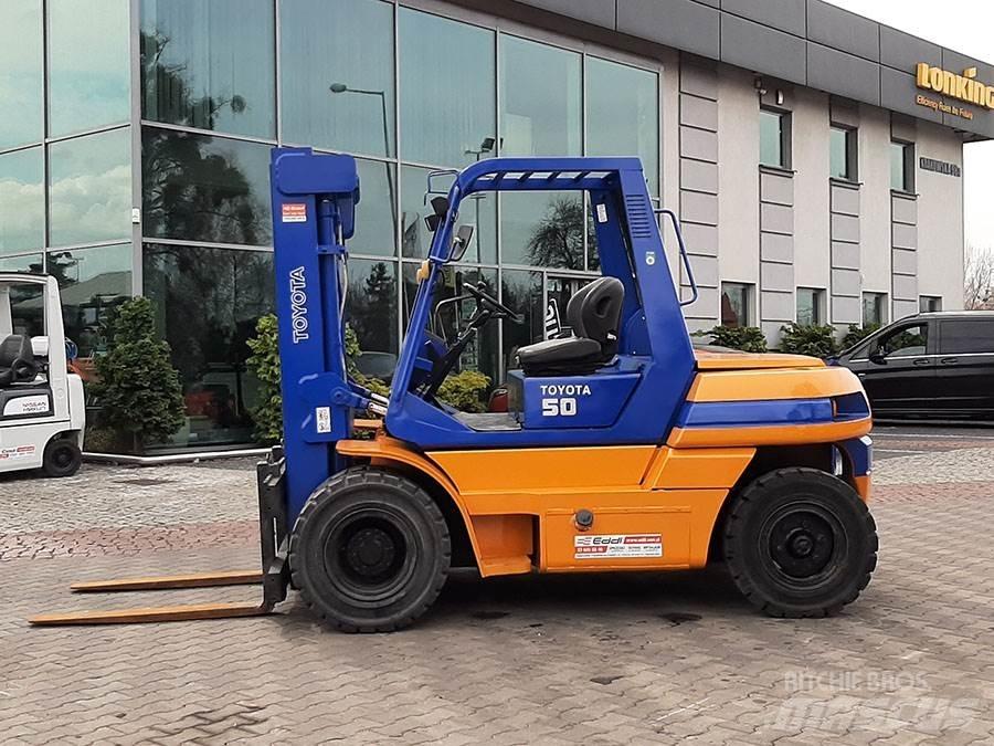 Toyota 5FDF50 Dieselmotviktstruckar