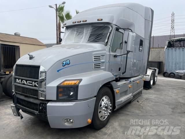 Mack Anthem Dragbilar