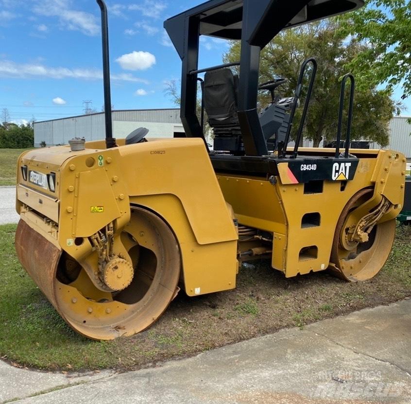 CAT CB 434 D Tvåvalsvältar