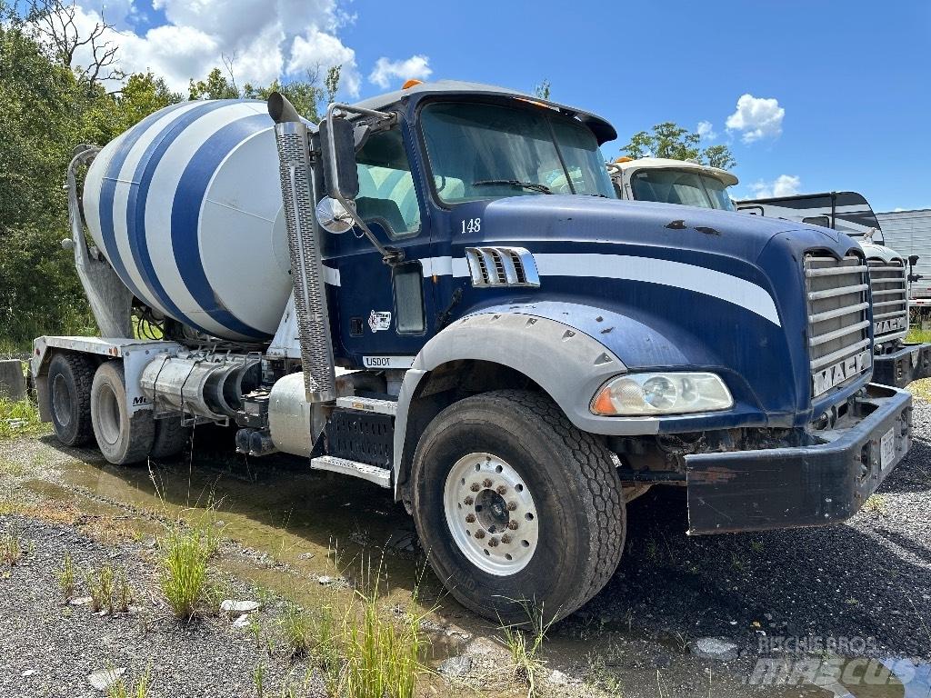 Mack GU 800 Övriga bilar