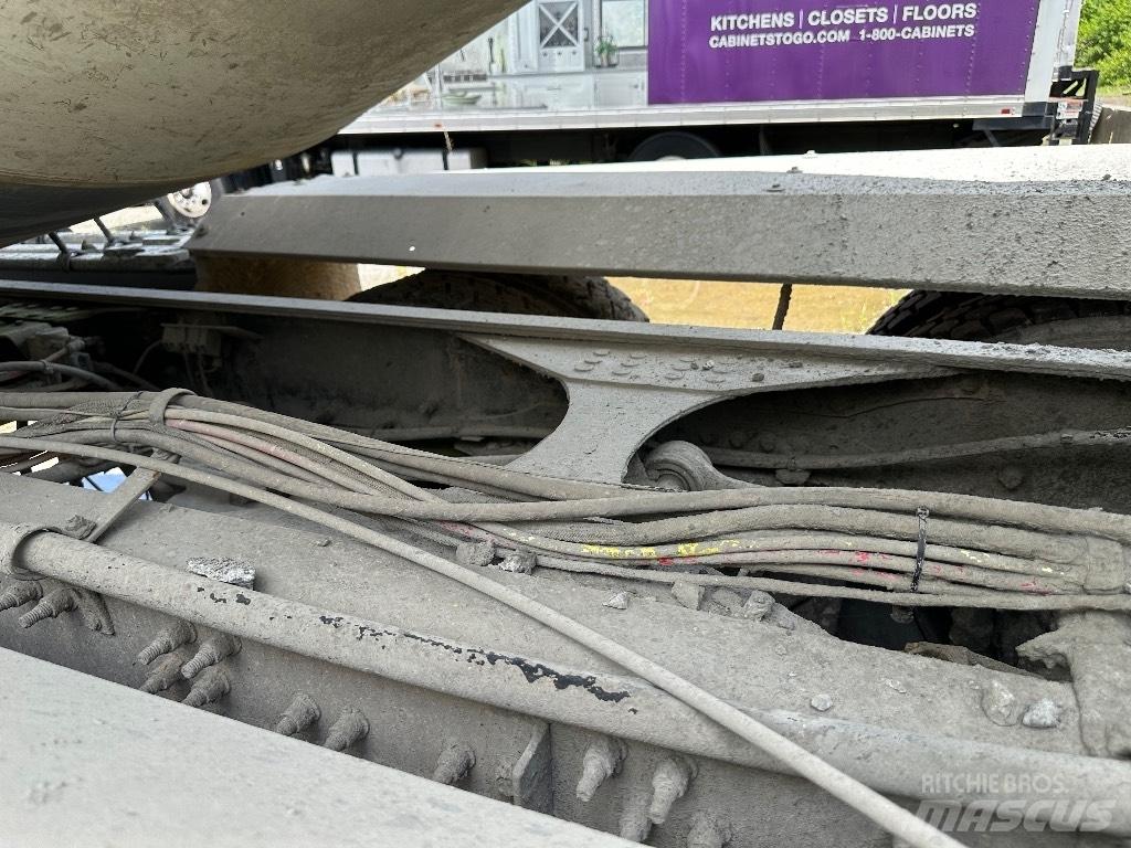 Mack GU 800 Övriga bilar