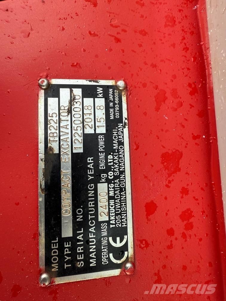 Takeuchi TB 225 Minigrävare < 7t