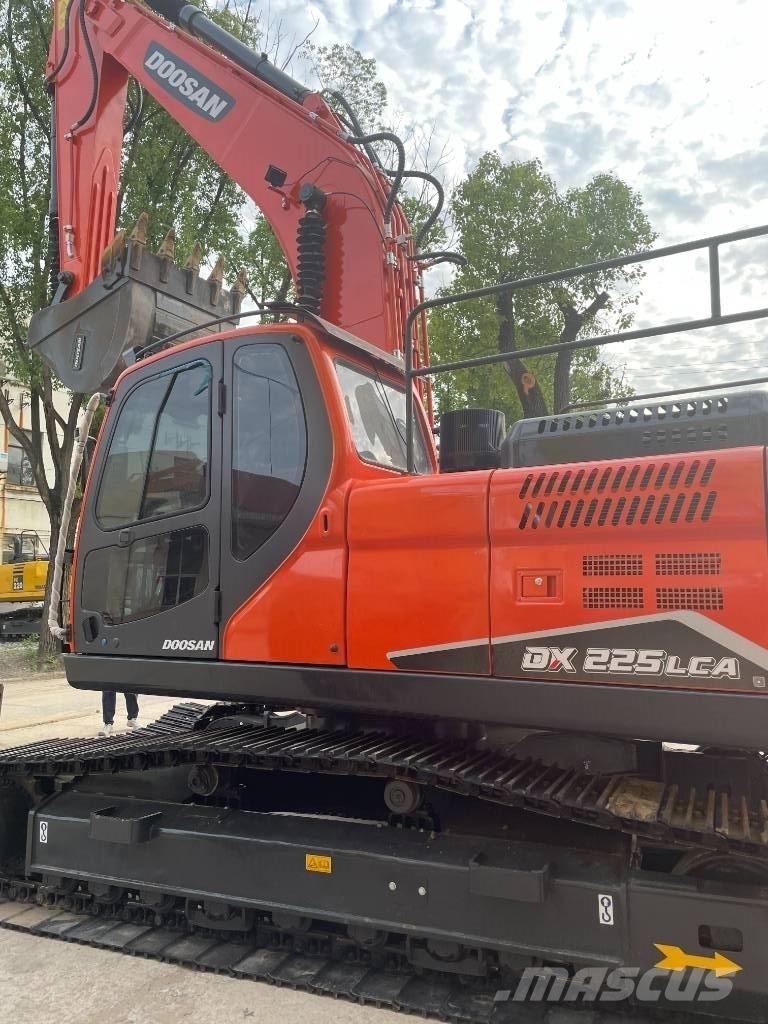 Doosan DX 225 Midigrävmaskiner 7t - 12t