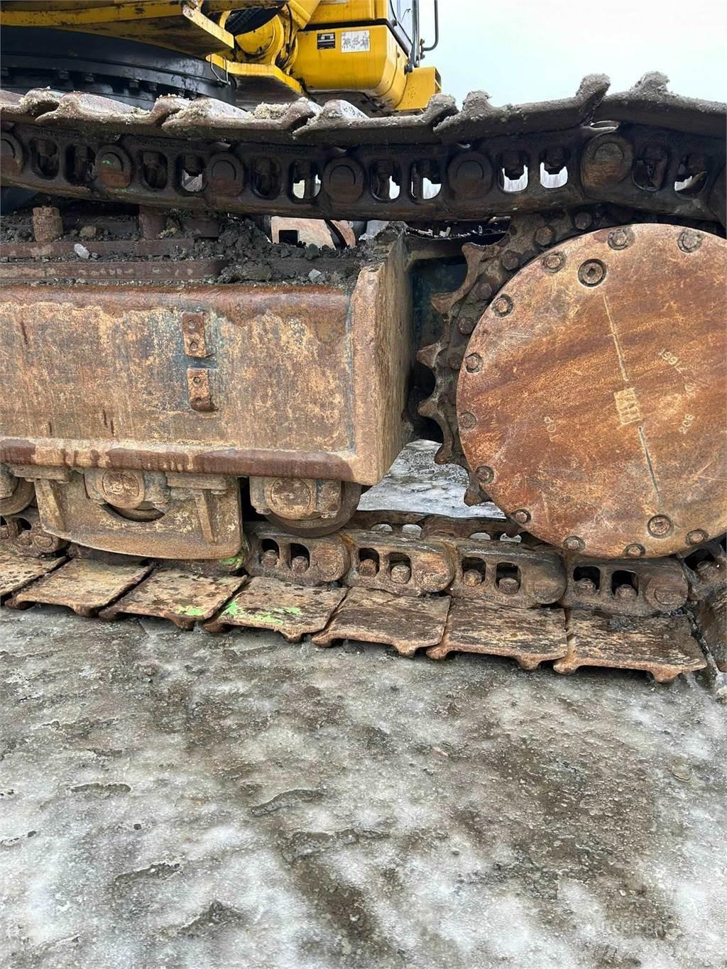 Komatsu PC490LC-11 Bandgrävare