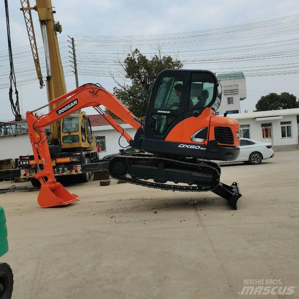 Doosan DX 60 Bandgrävare