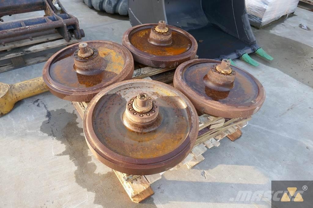 CAT 323-1170 Däck, hjul och fälgar