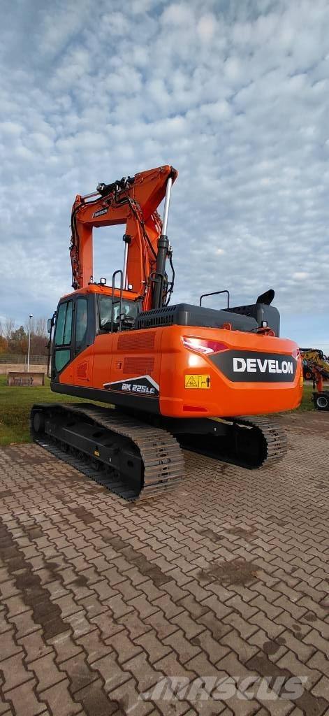 Doosan DX 225 LC-7 Bandgrävare