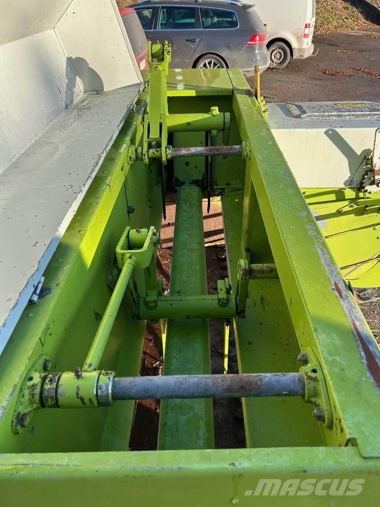 CLAAS Markant 51 Fyrkantspressar