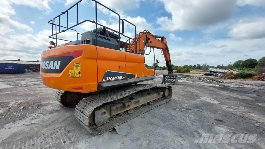 Doosan DX 225 LC Bandgrävare