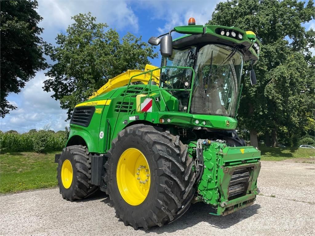 John Deere 9600i Fälthackar