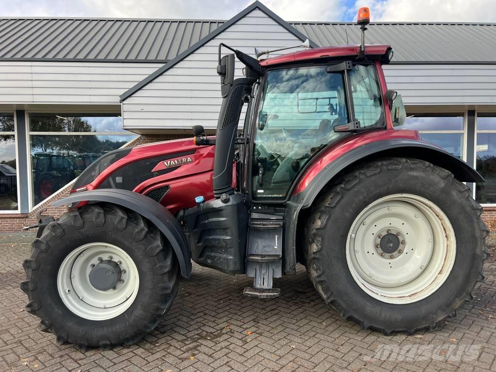 Valtra T 174 Versu Traktorer