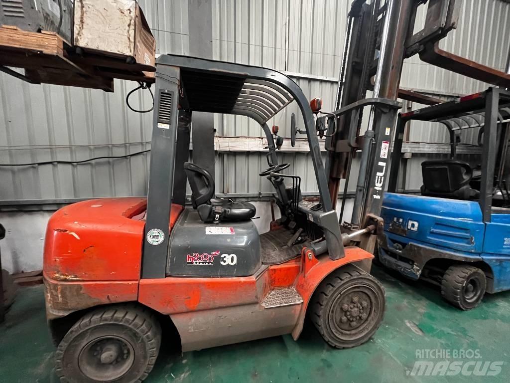 Heli CPCD 30 Dieselmotviktstruckar